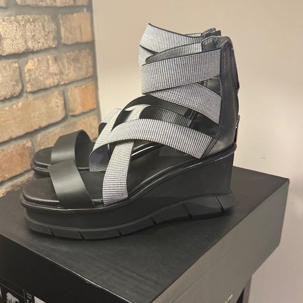 Sorel Black and Gray Wedge Sandals